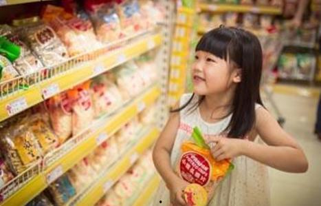 娱乐吃瓜酱被困在了超市