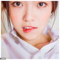 娱乐吃瓜酱送口红视频,美妆界的“吃瓜”新潮流