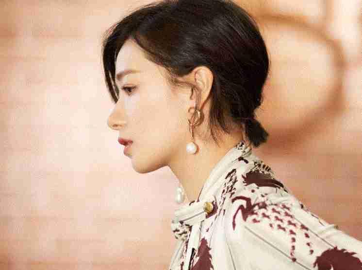 娱乐吃瓜酱女生被要微信,女生被要微信，揭秘明星社交幕后故事